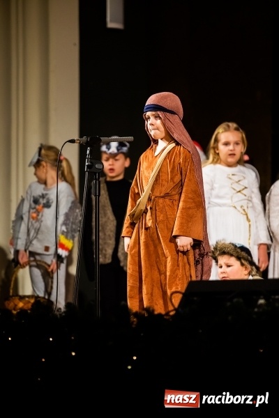 Zdjęcie w galerii na portalu naszraciborz.pl: Powiatowy Przegląd Widowisk Bożonarodzeniowych w RCK wiadomości z regionu