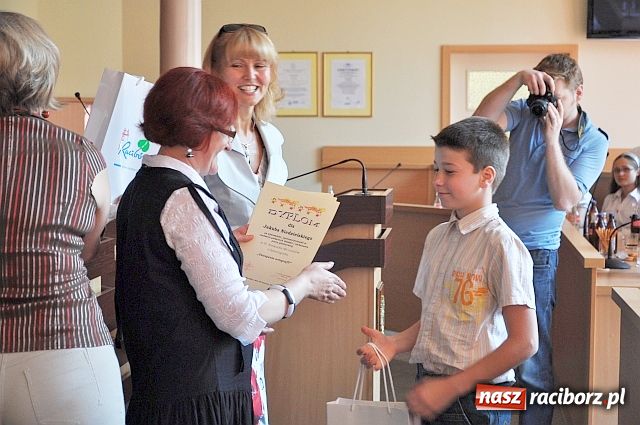 Zdjęcie w galerii na portalu naszraciborz.pl: W oswajaniu ortografii najlepsza SP 13 wiadomości z regionu