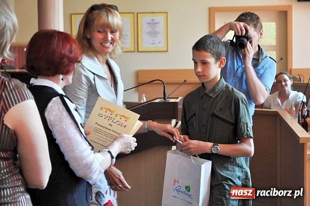 Zdjęcie w galerii na portalu naszraciborz.pl: W oswajaniu ortografii najlepsza SP 13 wiadomości z regionu