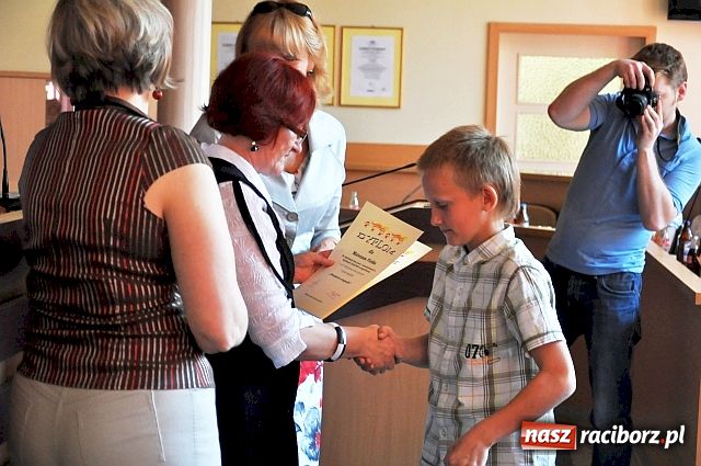 Zdjęcie w galerii na portalu naszraciborz.pl: W oswajaniu ortografii najlepsza SP 13 wiadomości z regionu