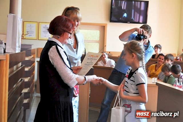 Zdjęcie w galerii na portalu naszraciborz.pl: W oswajaniu ortografii najlepsza SP 13 wiadomości z regionu