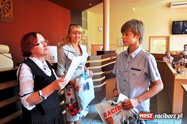 Zdjęcie w galerii na portalu naszraciborz.pl: W oswajaniu ortografii najlepsza SP 13 wiadomości z regionu