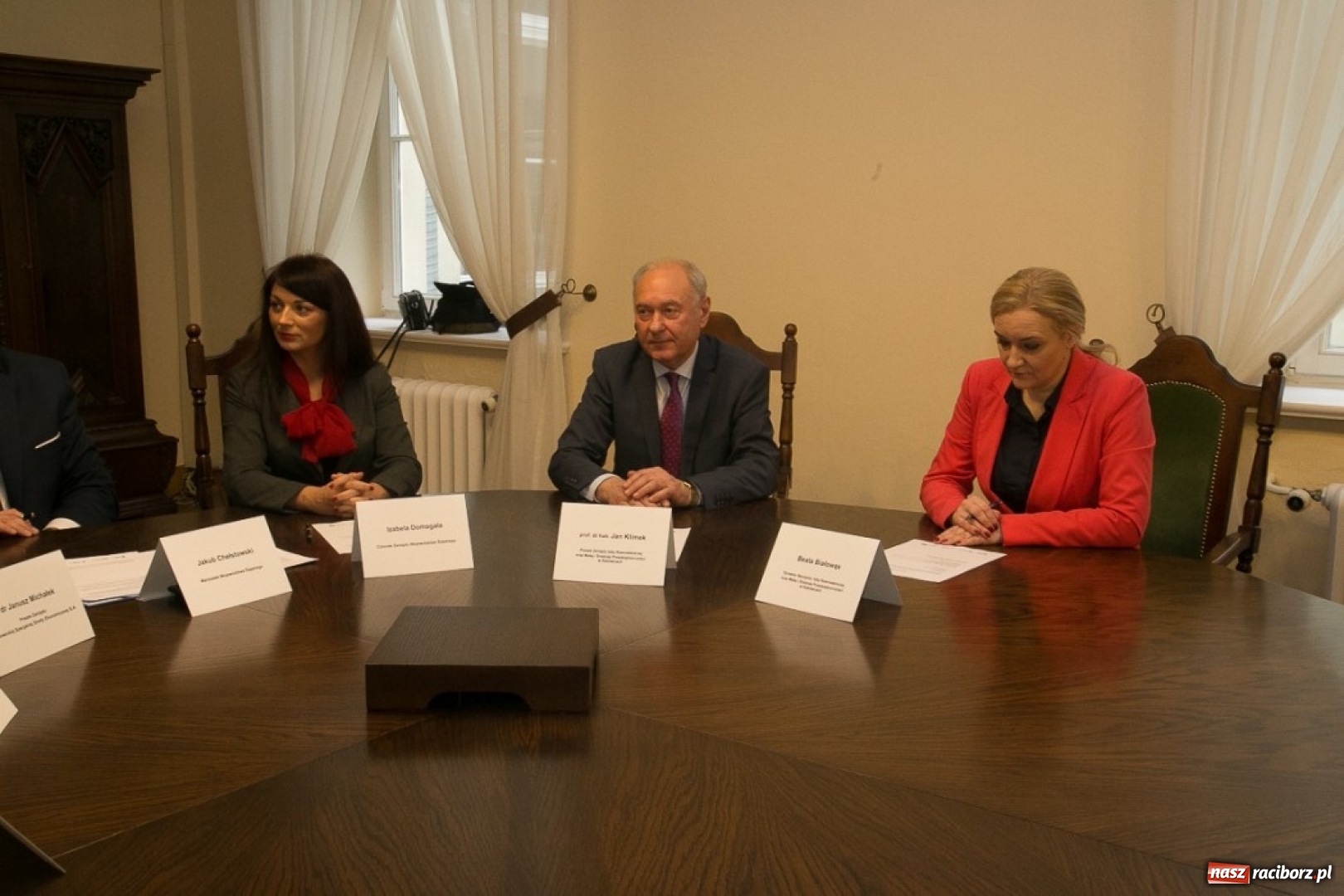 Zdjęcie w galerii na portalu naszraciborz.pl: Porozumienie o współpracy podpisane. Miliony złotych na staże i konkursy wiadomości z regionu