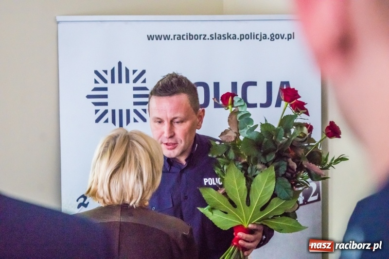 Zdjęcie w galerii na portalu naszraciborz.pl: Pochwały dla podwładnych, kwiaty dla prokurator. Narada roczna raciborskiej policji wiadomości z regionu