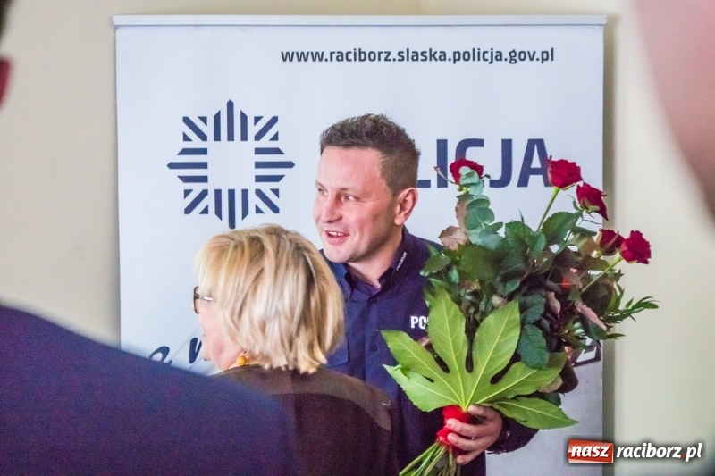 Zdjęcie w galerii na portalu naszraciborz.pl: Pochwały dla podwładnych, kwiaty dla prokurator. Narada roczna raciborskiej policji wiadomości z regionu