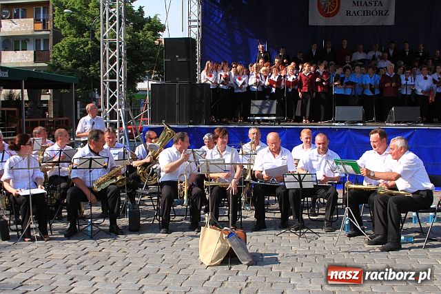 Zdjęcie w galerii na portalu naszraciborz.pl: Chórzyści, Meksykanie i węgierskie rytmy wiadomości z regionu