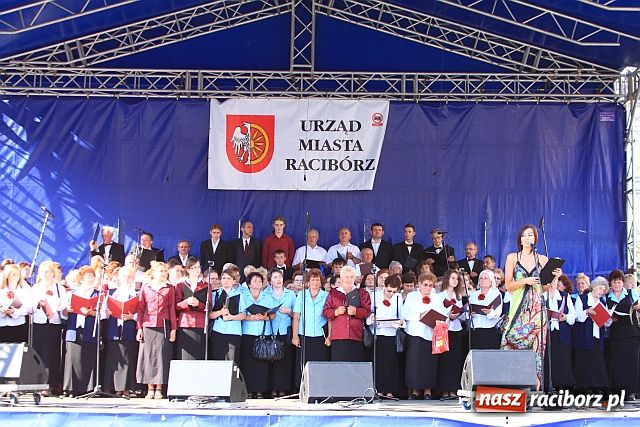 Zdjęcie w galerii na portalu naszraciborz.pl: Chórzyści, Meksykanie i węgierskie rytmy wiadomości z regionu