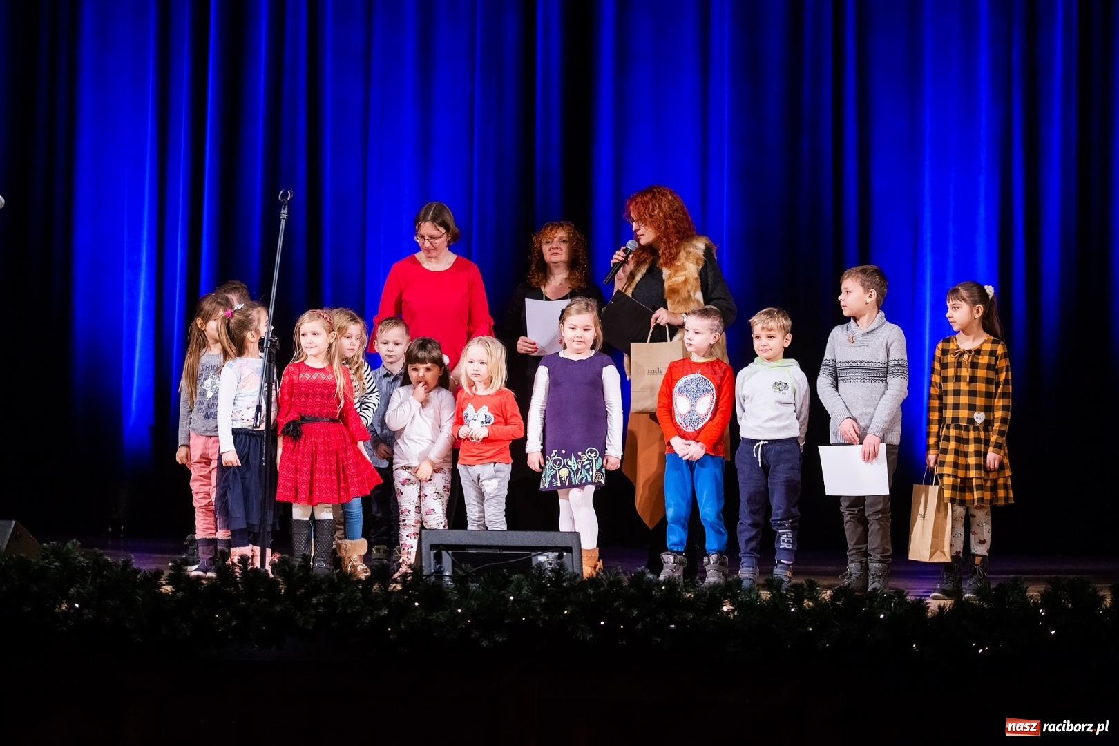 Zdjęcie w galerii na portalu naszraciborz.pl: Finał Powiatowego Przeglądu Widowisk Bożonarodzeniowych wiadomości z regionu