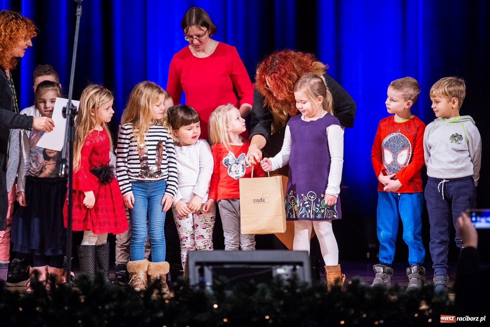 Zdjęcie w galerii na portalu naszraciborz.pl: Finał Powiatowego Przeglądu Widowisk Bożonarodzeniowych wiadomości z regionu