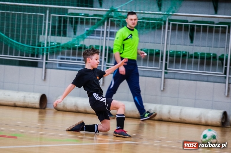 Zdjęcie w galerii na portalu naszraciborz.pl: Halowy Turniej Piłki Nożnej Bajtel w Arenie Rafako wiadomości z regionu
