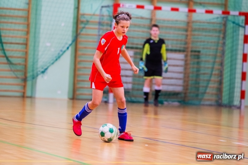 Zdjęcie w galerii na portalu naszraciborz.pl: Halowy Turniej Piłki Nożnej Bajtel w Arenie Rafako wiadomości z regionu