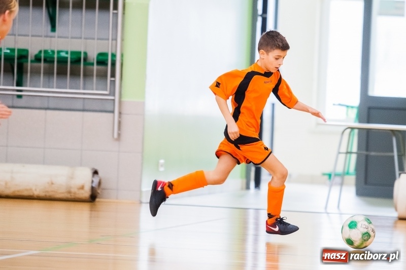 Zdjęcie w galerii na portalu naszraciborz.pl: Halowy Turniej Piłki Nożnej Bajtel w Arenie Rafako wiadomości z regionu