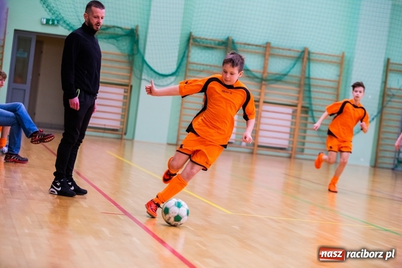 Zdjęcie w galerii na portalu naszraciborz.pl: Halowy Turniej Piłki Nożnej Bajtel w Arenie Rafako wiadomości z regionu