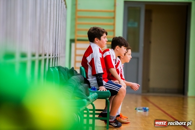 Zdjęcie w galerii na portalu naszraciborz.pl: Halowy Turniej Piłki Nożnej Bajtel w Arenie Rafako wiadomości z regionu