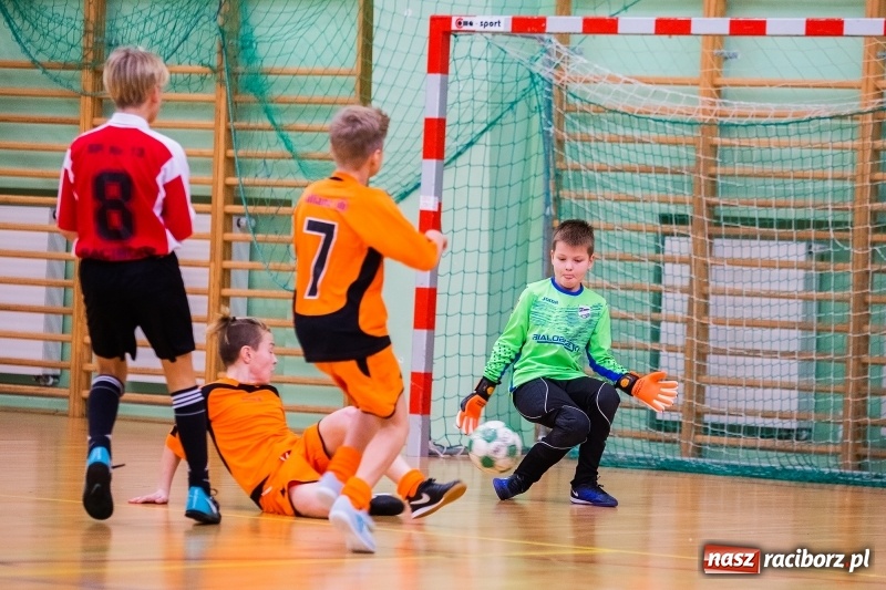 Zdjęcie w galerii na portalu naszraciborz.pl: Halowy Turniej Piłki Nożnej Bajtel w Arenie Rafako wiadomości z regionu