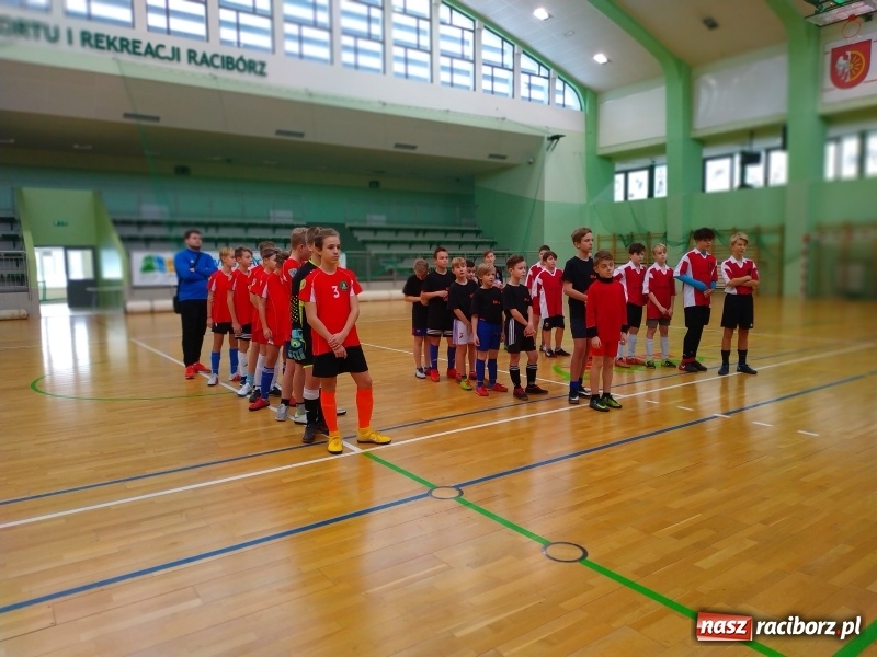 Zdjęcie w galerii na portalu naszraciborz.pl: Halowy Turniej Piłki Nożnej Bajtel w Arenie Rafako wiadomości z regionu