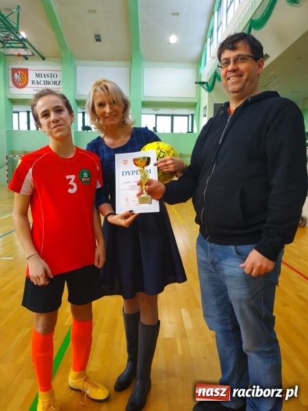 Zdjęcie w galerii na portalu naszraciborz.pl: Halowy Turniej Piłki Nożnej Bajtel w Arenie Rafako wiadomości z regionu