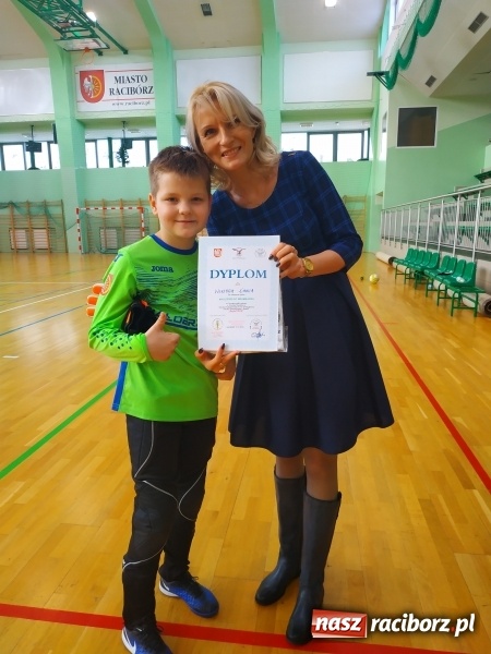 Zdjęcie w galerii na portalu naszraciborz.pl: Halowy Turniej Piłki Nożnej Bajtel w Arenie Rafako wiadomości z regionu