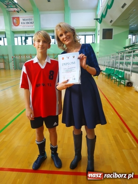 Zdjęcie w galerii na portalu naszraciborz.pl: Halowy Turniej Piłki Nożnej Bajtel w Arenie Rafako wiadomości z regionu