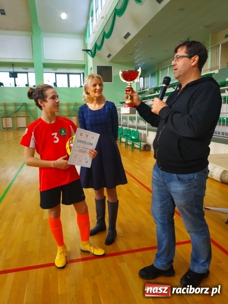 Zdjęcie w galerii na portalu naszraciborz.pl: Halowy Turniej Piłki Nożnej Bajtel w Arenie Rafako wiadomości z regionu