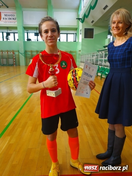 Zdjęcie w galerii na portalu naszraciborz.pl: Halowy Turniej Piłki Nożnej Bajtel w Arenie Rafako wiadomości z regionu