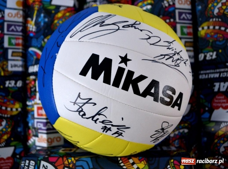 Zdjęcie w galerii na portalu naszraciborz.pl: LICYTACJE, czyli co fajnego można zgarnąć na raciborskim WOŚPie  wiadomości z regionu