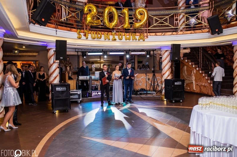 Zdjęcie w galerii na portalu naszraciborz.pl: Poloneza czas zacząć. Ekonomik bawi się w Acropolis w Pokrzywnicy FOTO i WIDEO wiadomości z regionu