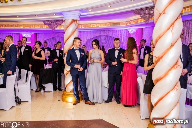 Zdjęcie w galerii na portalu naszraciborz.pl: Poloneza czas zacząć. Ekonomik bawi się w Acropolis w Pokrzywnicy FOTO i WIDEO wiadomości z regionu