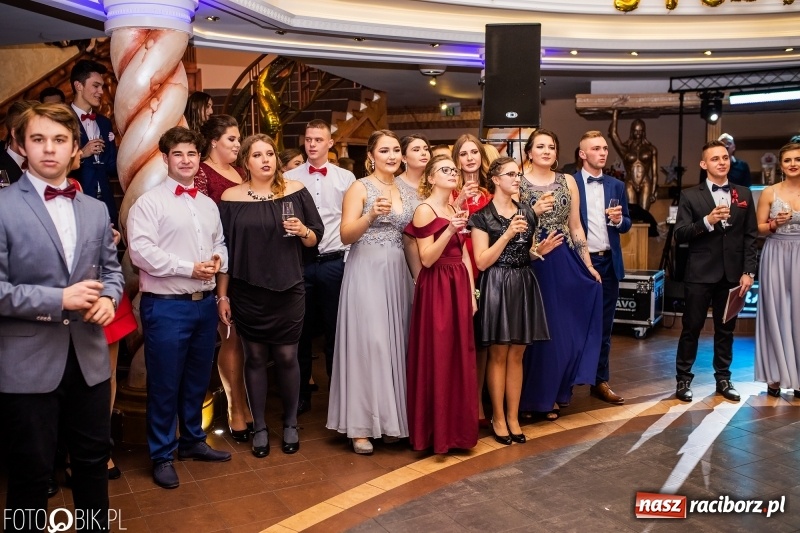 Zdjęcie w galerii na portalu naszraciborz.pl: Poloneza czas zacząć. Ekonomik bawi się w Acropolis w Pokrzywnicy FOTO i WIDEO wiadomości z regionu