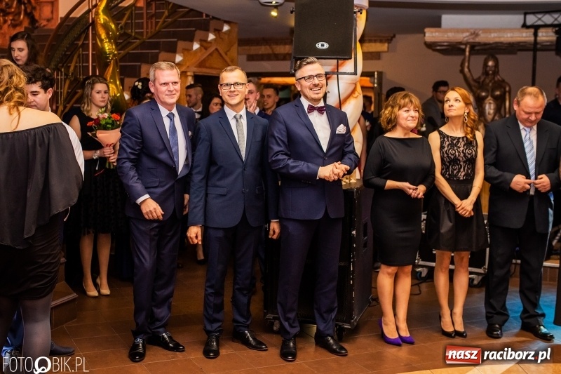 Zdjęcie w galerii na portalu naszraciborz.pl: Poloneza czas zacząć. Ekonomik bawi się w Acropolis w Pokrzywnicy FOTO i WIDEO wiadomości z regionu