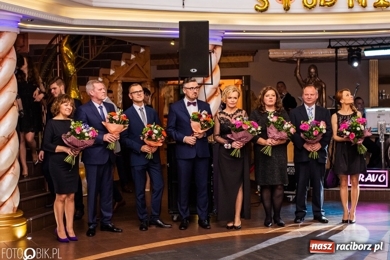 Zdjęcie w galerii na portalu naszraciborz.pl: Poloneza czas zacząć. Ekonomik bawi się w Acropolis w Pokrzywnicy FOTO i WIDEO wiadomości z regionu