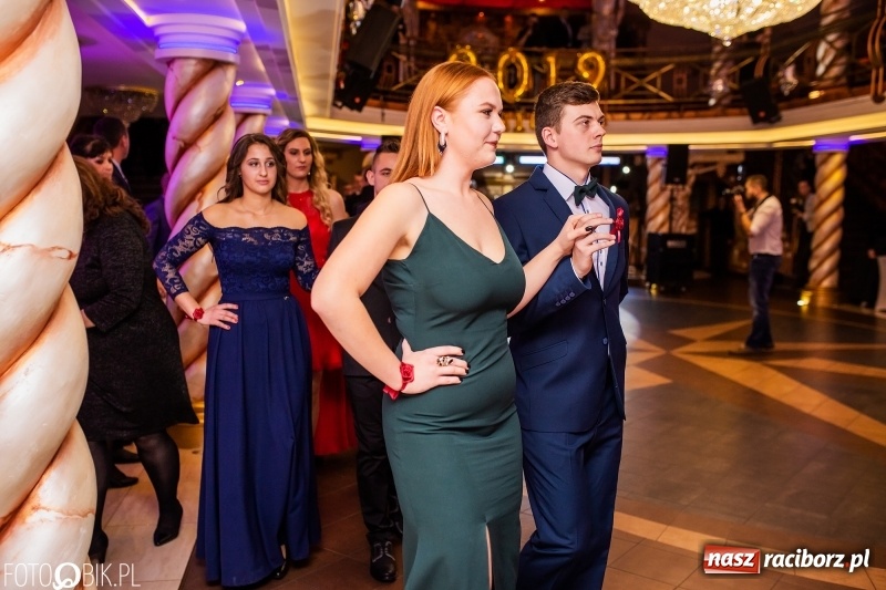 Zdjęcie w galerii na portalu naszraciborz.pl: Poloneza czas zacząć. Ekonomik bawi się w Acropolis w Pokrzywnicy FOTO i WIDEO wiadomości z regionu