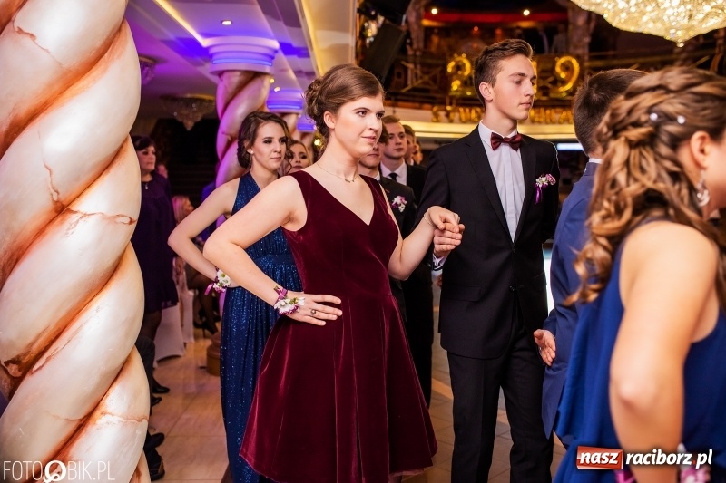 Zdjęcie w galerii na portalu naszraciborz.pl: Poloneza czas zacząć. Ekonomik bawi się w Acropolis w Pokrzywnicy FOTO i WIDEO wiadomości z regionu