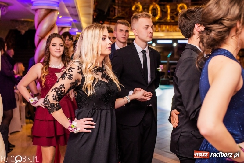 Zdjęcie w galerii na portalu naszraciborz.pl: Poloneza czas zacząć. Ekonomik bawi się w Acropolis w Pokrzywnicy FOTO i WIDEO wiadomości z regionu