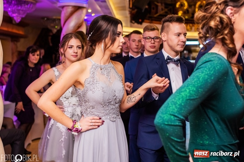 Zdjęcie w galerii na portalu naszraciborz.pl: Poloneza czas zacząć. Ekonomik bawi się w Acropolis w Pokrzywnicy FOTO i WIDEO wiadomości z regionu