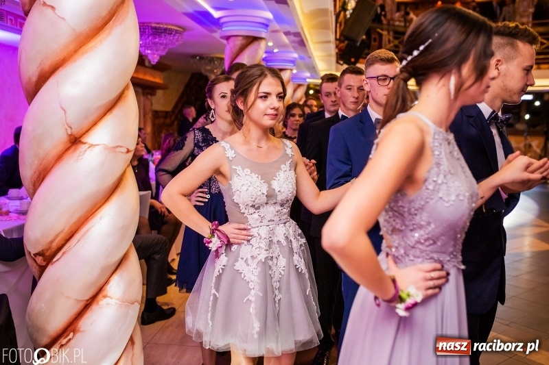 Zdjęcie w galerii na portalu naszraciborz.pl: Poloneza czas zacząć. Ekonomik bawi się w Acropolis w Pokrzywnicy FOTO i WIDEO wiadomości z regionu