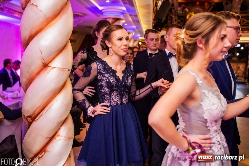 Zdjęcie w galerii na portalu naszraciborz.pl: Poloneza czas zacząć. Ekonomik bawi się w Acropolis w Pokrzywnicy FOTO i WIDEO wiadomości z regionu