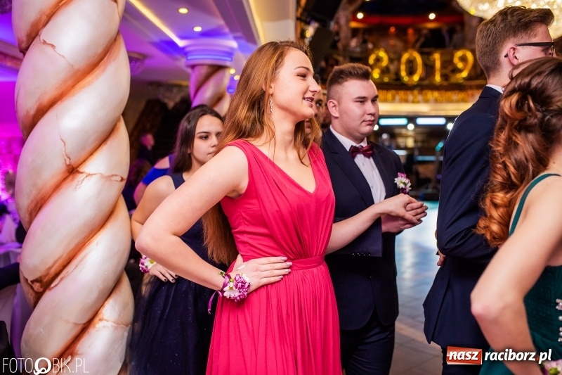 Zdjęcie w galerii na portalu naszraciborz.pl: Poloneza czas zacząć. Ekonomik bawi się w Acropolis w Pokrzywnicy FOTO i WIDEO wiadomości z regionu