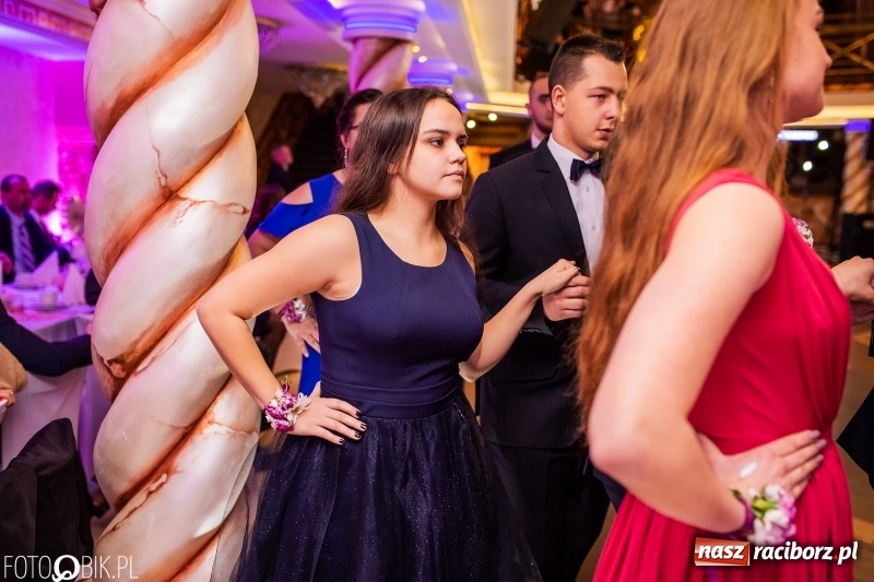 Zdjęcie w galerii na portalu naszraciborz.pl: Poloneza czas zacząć. Ekonomik bawi się w Acropolis w Pokrzywnicy FOTO i WIDEO wiadomości z regionu