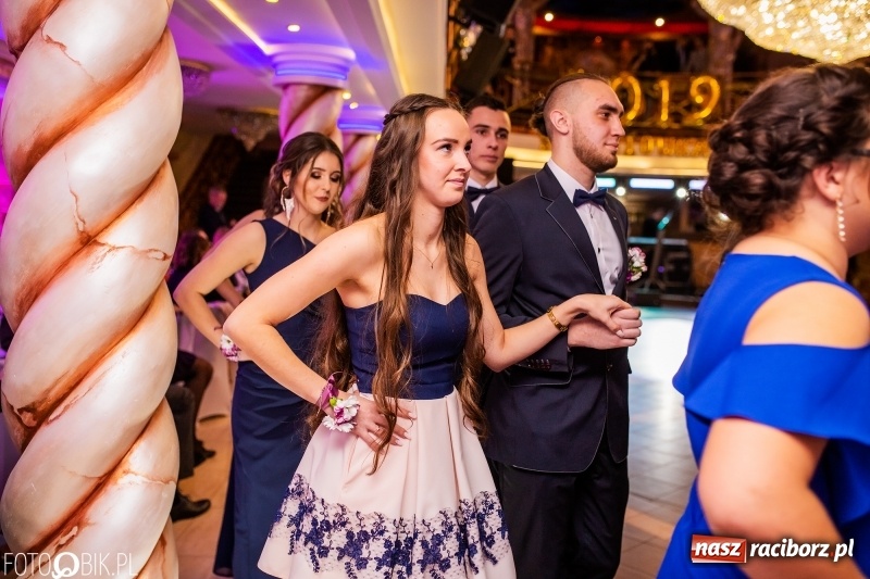 Zdjęcie w galerii na portalu naszraciborz.pl: Poloneza czas zacząć. Ekonomik bawi się w Acropolis w Pokrzywnicy FOTO i WIDEO wiadomości z regionu