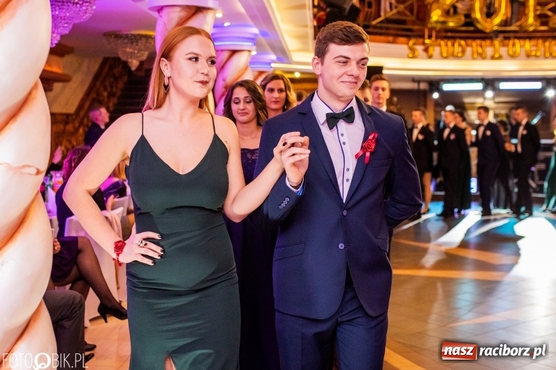 Zdjęcie w galerii na portalu naszraciborz.pl: Poloneza czas zacząć. Ekonomik bawi się w Acropolis w Pokrzywnicy FOTO i WIDEO wiadomości z regionu