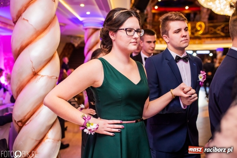 Zdjęcie w galerii na portalu naszraciborz.pl: Poloneza czas zacząć. Ekonomik bawi się w Acropolis w Pokrzywnicy FOTO i WIDEO wiadomości z regionu