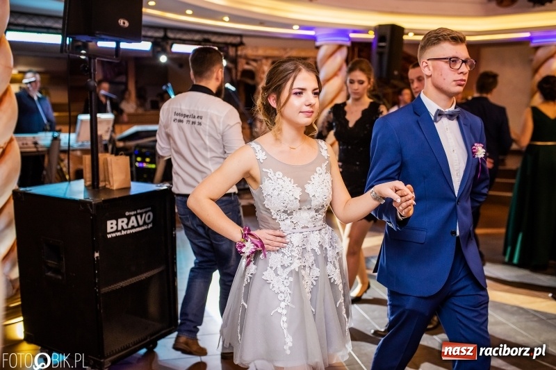 Zdjęcie w galerii na portalu naszraciborz.pl: Poloneza czas zacząć. Ekonomik bawi się w Acropolis w Pokrzywnicy FOTO i WIDEO wiadomości z regionu