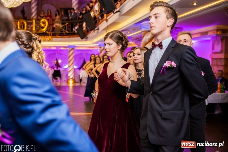 Zdjęcie w galerii na portalu naszraciborz.pl: Poloneza czas zacząć. Ekonomik bawi się w Acropolis w Pokrzywnicy FOTO i WIDEO wiadomości z regionu