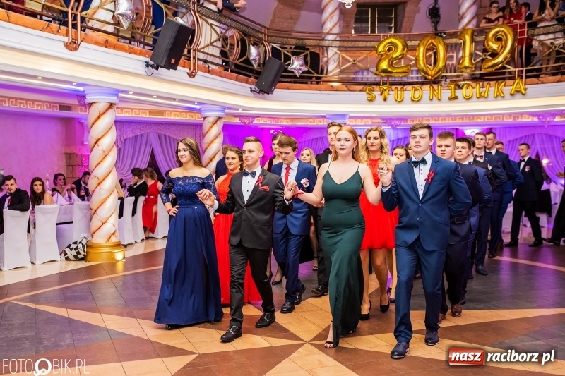 Zdjęcie w galerii na portalu naszraciborz.pl: Poloneza czas zacząć. Ekonomik bawi się w Acropolis w Pokrzywnicy FOTO i WIDEO wiadomości z regionu