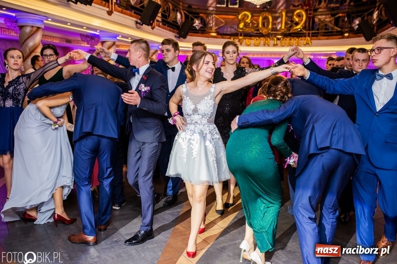 Zdjęcie w galerii na portalu naszraciborz.pl: Poloneza czas zacząć. Ekonomik bawi się w Acropolis w Pokrzywnicy FOTO i WIDEO wiadomości z regionu