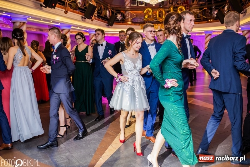 Zdjęcie w galerii na portalu naszraciborz.pl: Poloneza czas zacząć. Ekonomik bawi się w Acropolis w Pokrzywnicy FOTO i WIDEO wiadomości z regionu