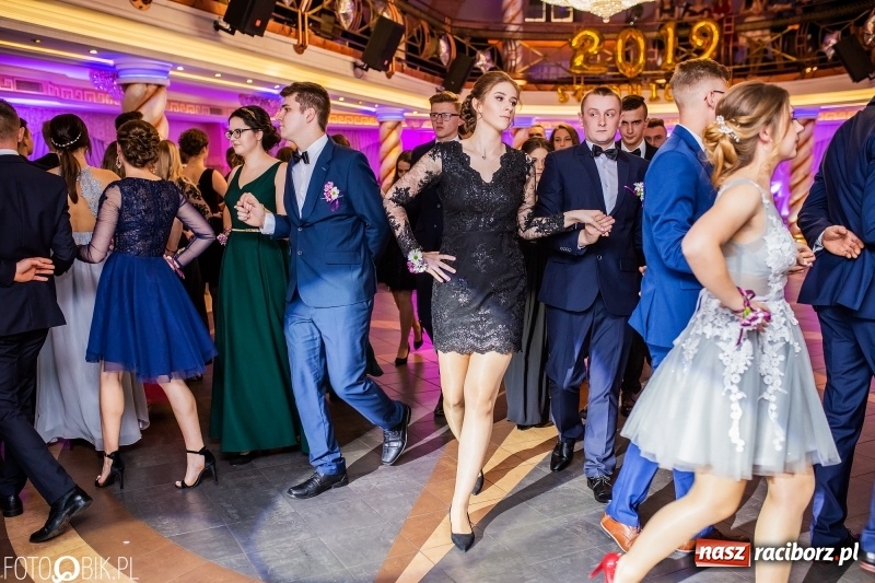 Zdjęcie w galerii na portalu naszraciborz.pl: Poloneza czas zacząć. Ekonomik bawi się w Acropolis w Pokrzywnicy FOTO i WIDEO wiadomości z regionu