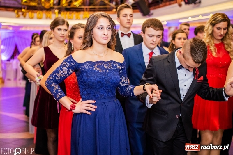 Zdjęcie w galerii na portalu naszraciborz.pl: Poloneza czas zacząć. Ekonomik bawi się w Acropolis w Pokrzywnicy FOTO i WIDEO wiadomości z regionu