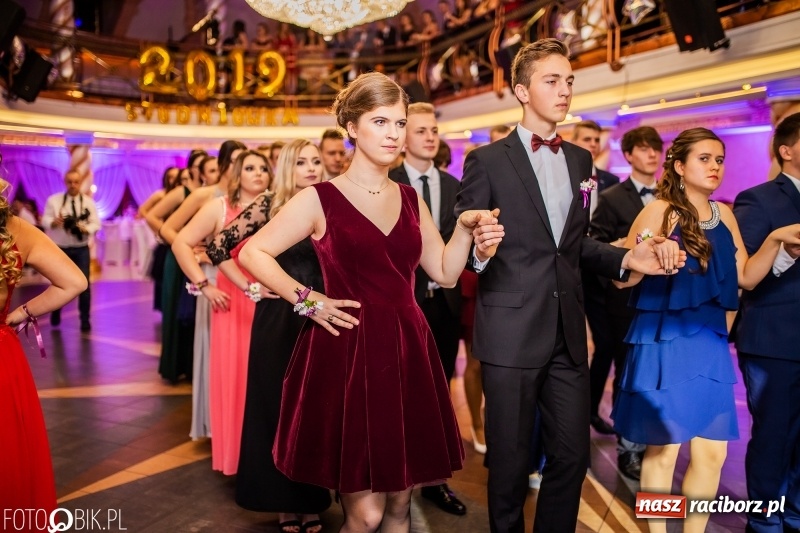 Zdjęcie w galerii na portalu naszraciborz.pl: Poloneza czas zacząć. Ekonomik bawi się w Acropolis w Pokrzywnicy FOTO i WIDEO wiadomości z regionu